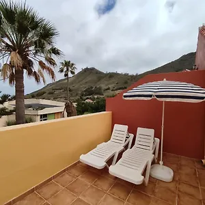 https://cheerful-3-bedroom-town-house-with-garage.in-canary-islands.com